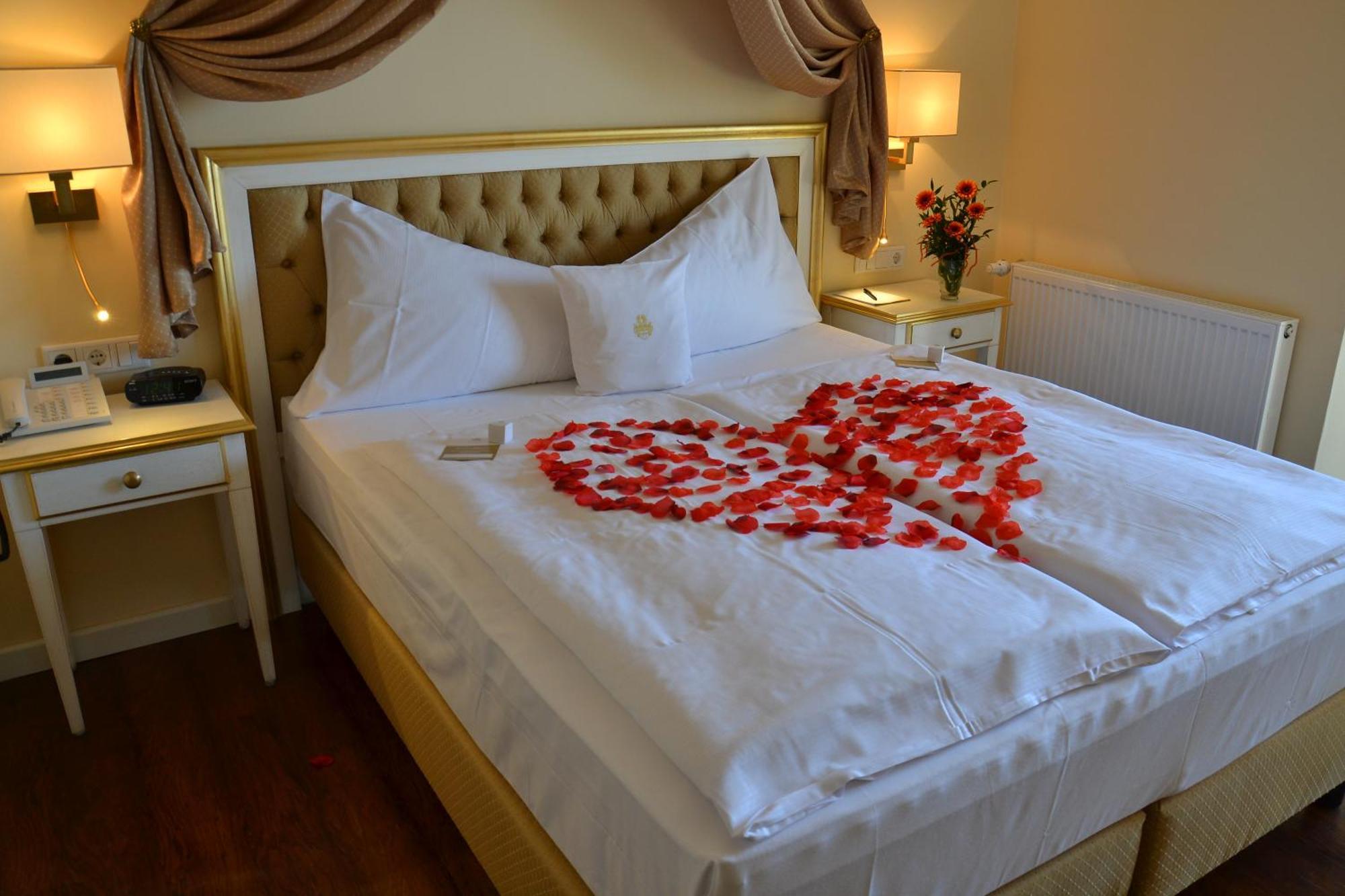 Burghotel Staufenberg Екстериор снимка