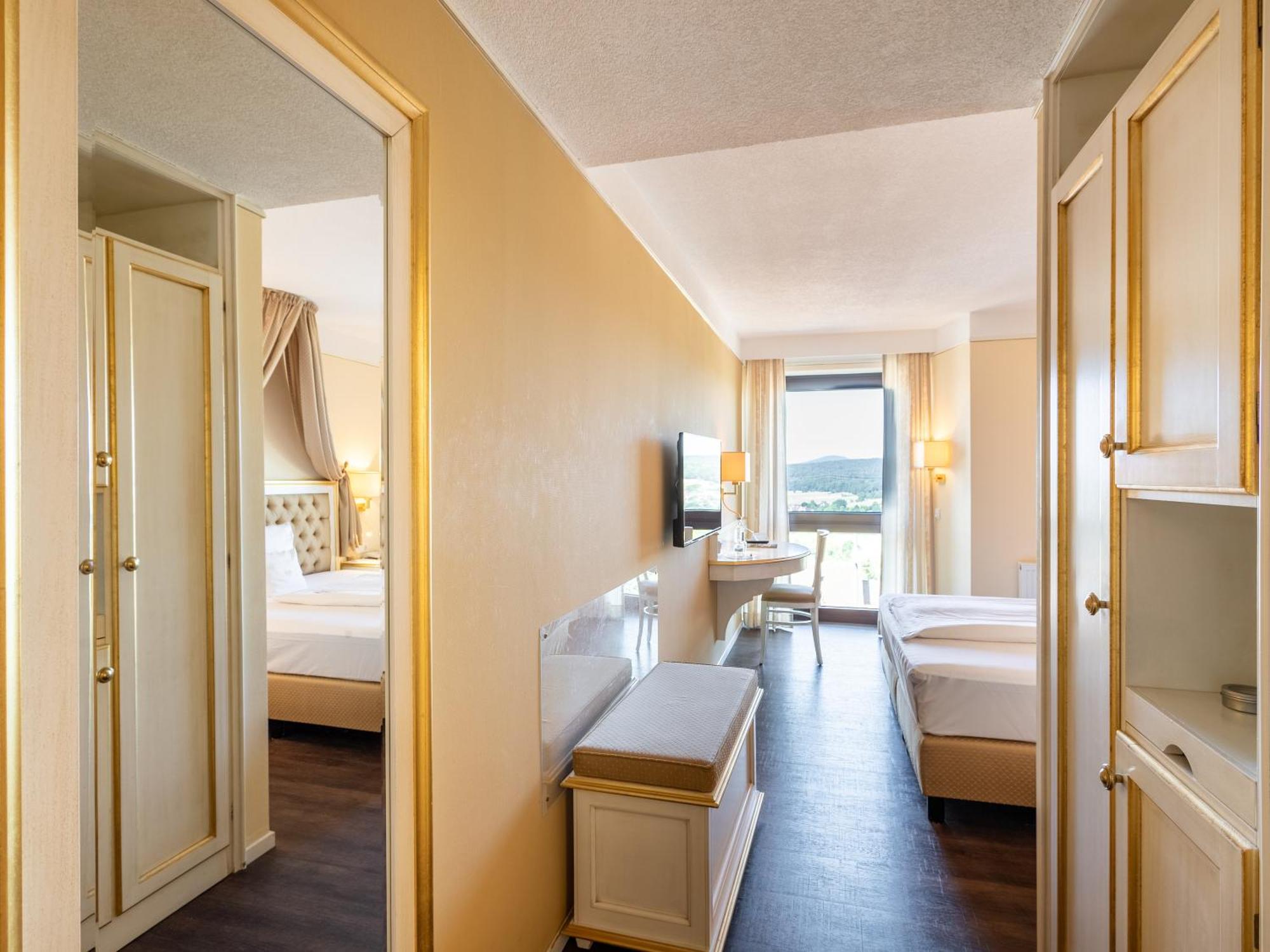 Burghotel Staufenberg Екстериор снимка